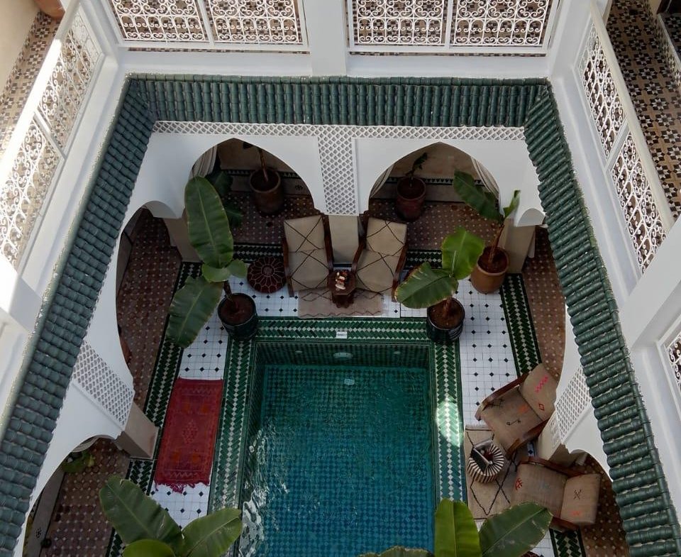 Riad titré à vendre au cœur de la médina – 5 chambres – Vue Atlas & Koutoubia