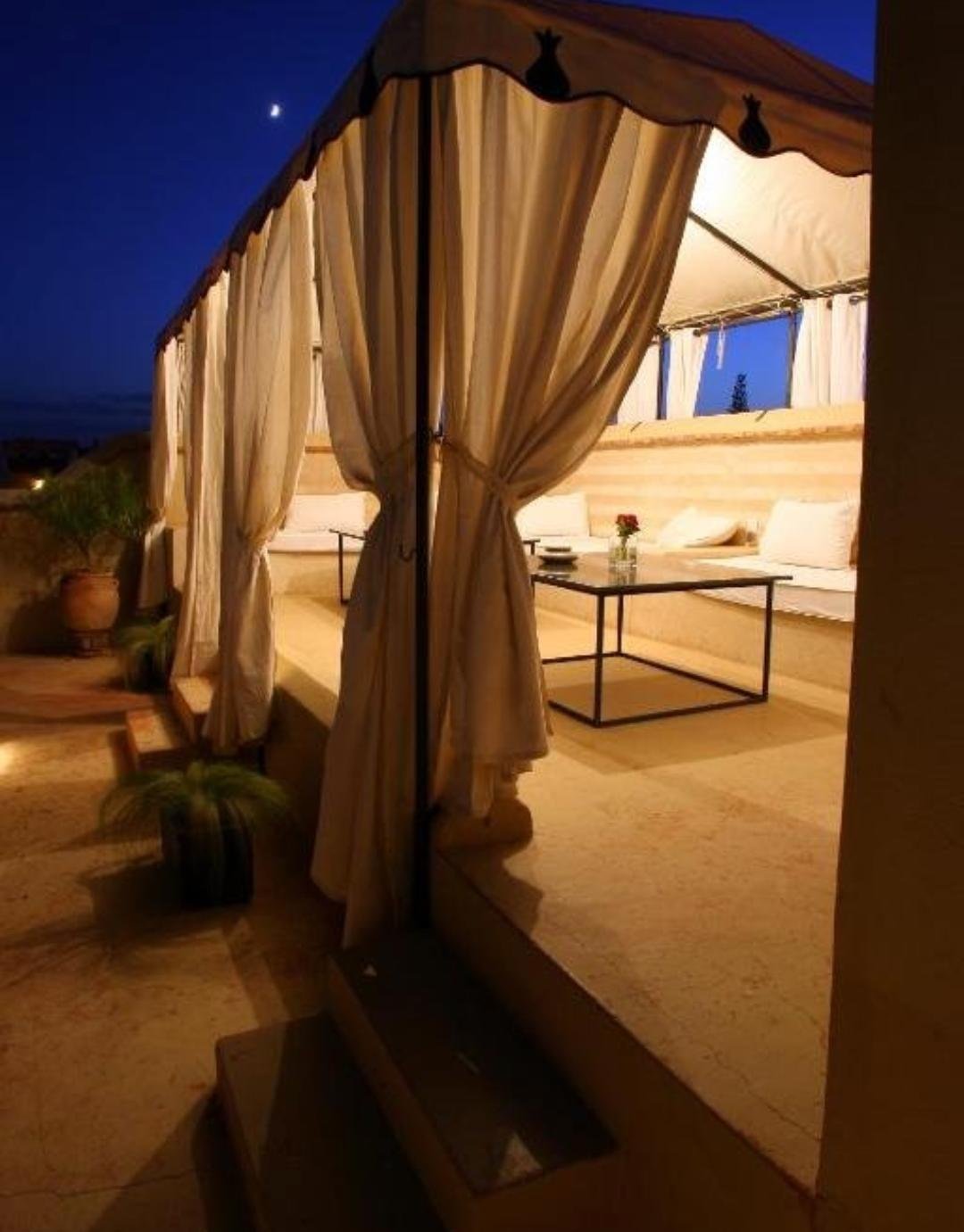Riad titré à vendre au cœur de la médina – 5 chambres – Vue Atlas & Koutoubia