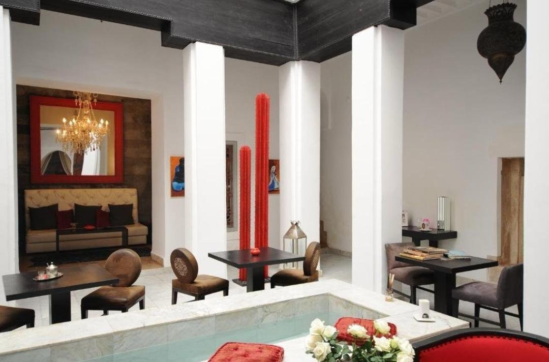 Riad titré à vendre au cœur de la médina – 5 chambres – Vue Atlas & Koutoubia