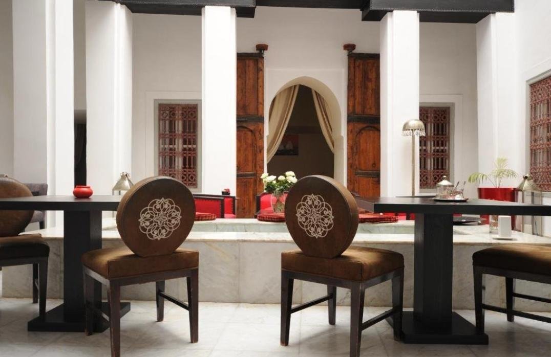 Riad titré à vendre au cœur de la médina – 5 chambres – Vue Atlas & Koutoubia