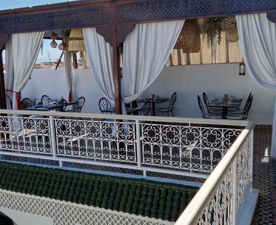 Riad titré à vendre au cœur de la médina – 5 chambres – Vue Atlas & Koutoubia